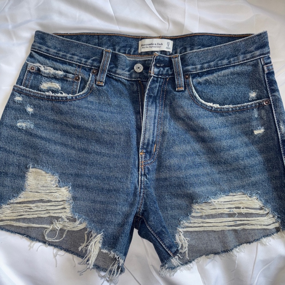 Abercrombie Mid Rise Boyfriend - NWOT